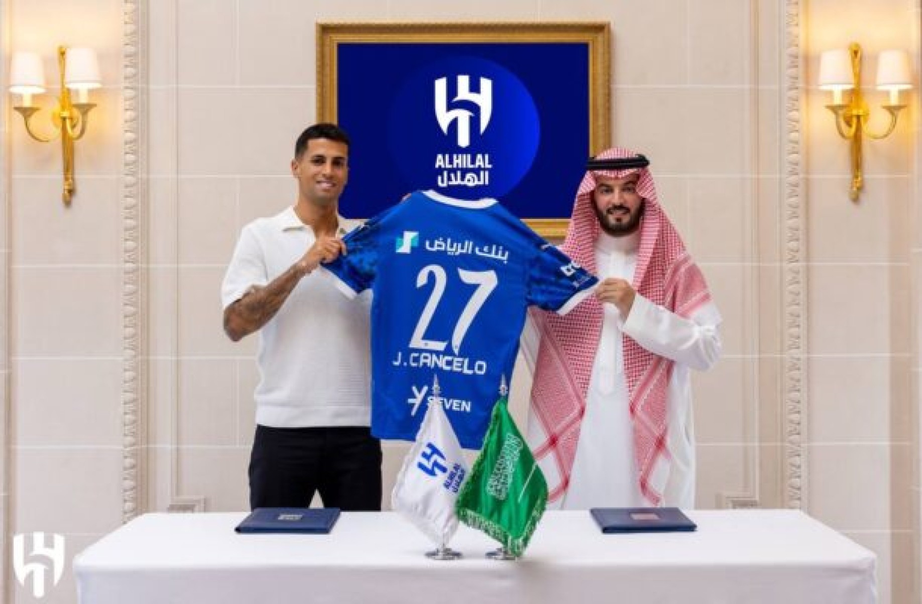 Al-Hilal anuncia contratação de João Cancelo