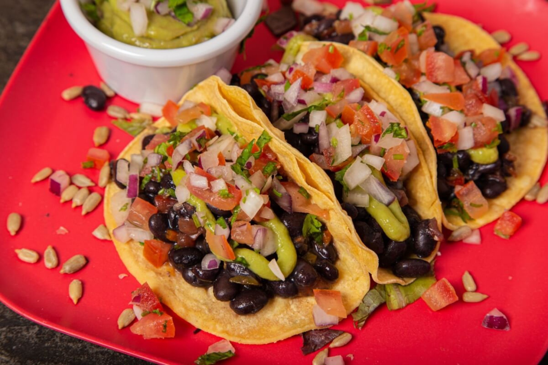 Tacos de feijão-preto (Imagem: Jordi Calvera | Shutterstock) -  (crédito: Edicase)