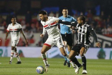 Battaglia volta a ser ‘herói’, e Atlético vence São Paulo na Copa do Brasil