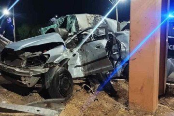 Racha de carros mata dois jovens na Via Expressa - PMMG/ Divulgação