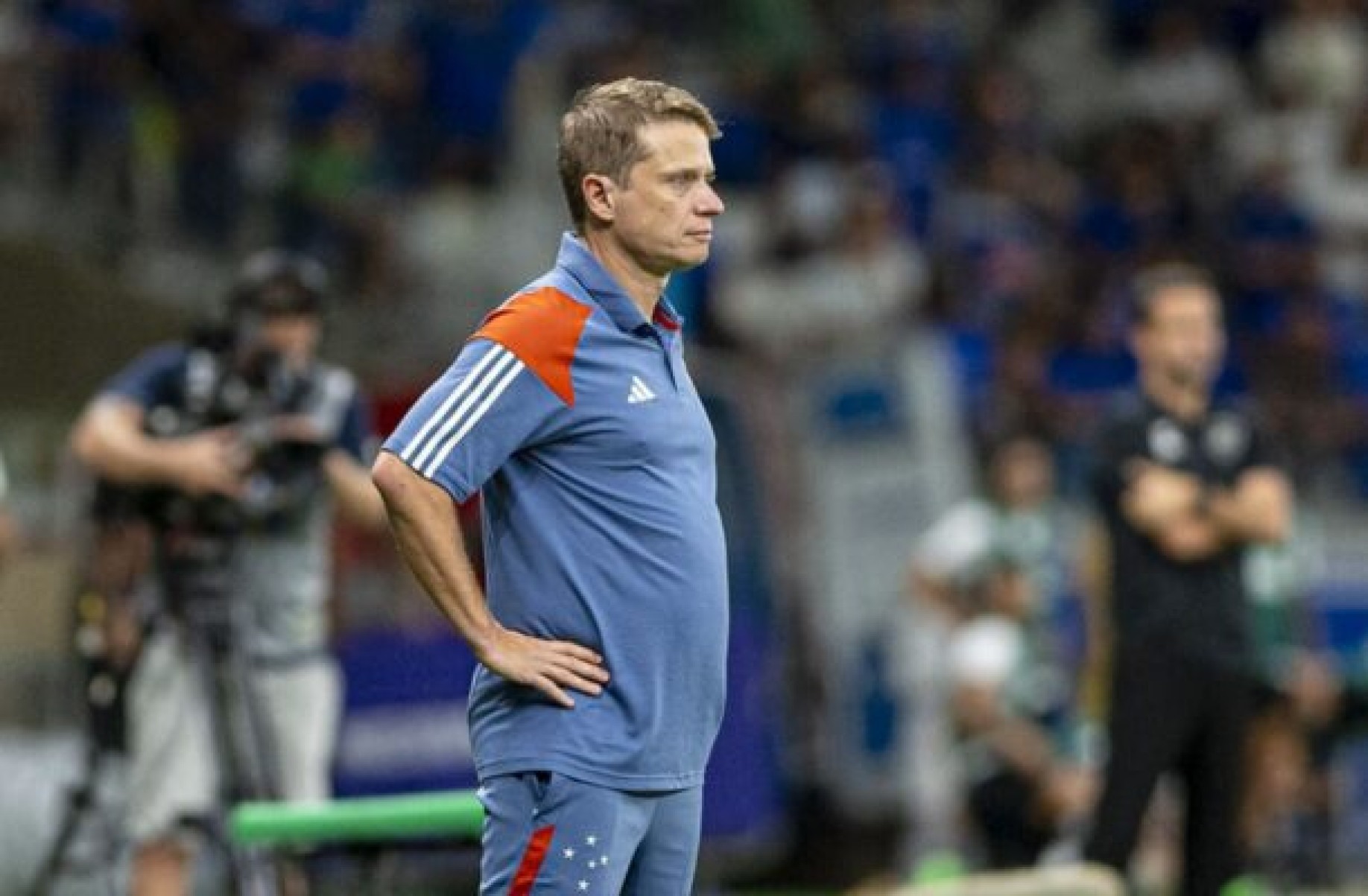 Fernando Seabra na beira do campo -  (crédito: Foto: Staff Images/Cruzeiro)