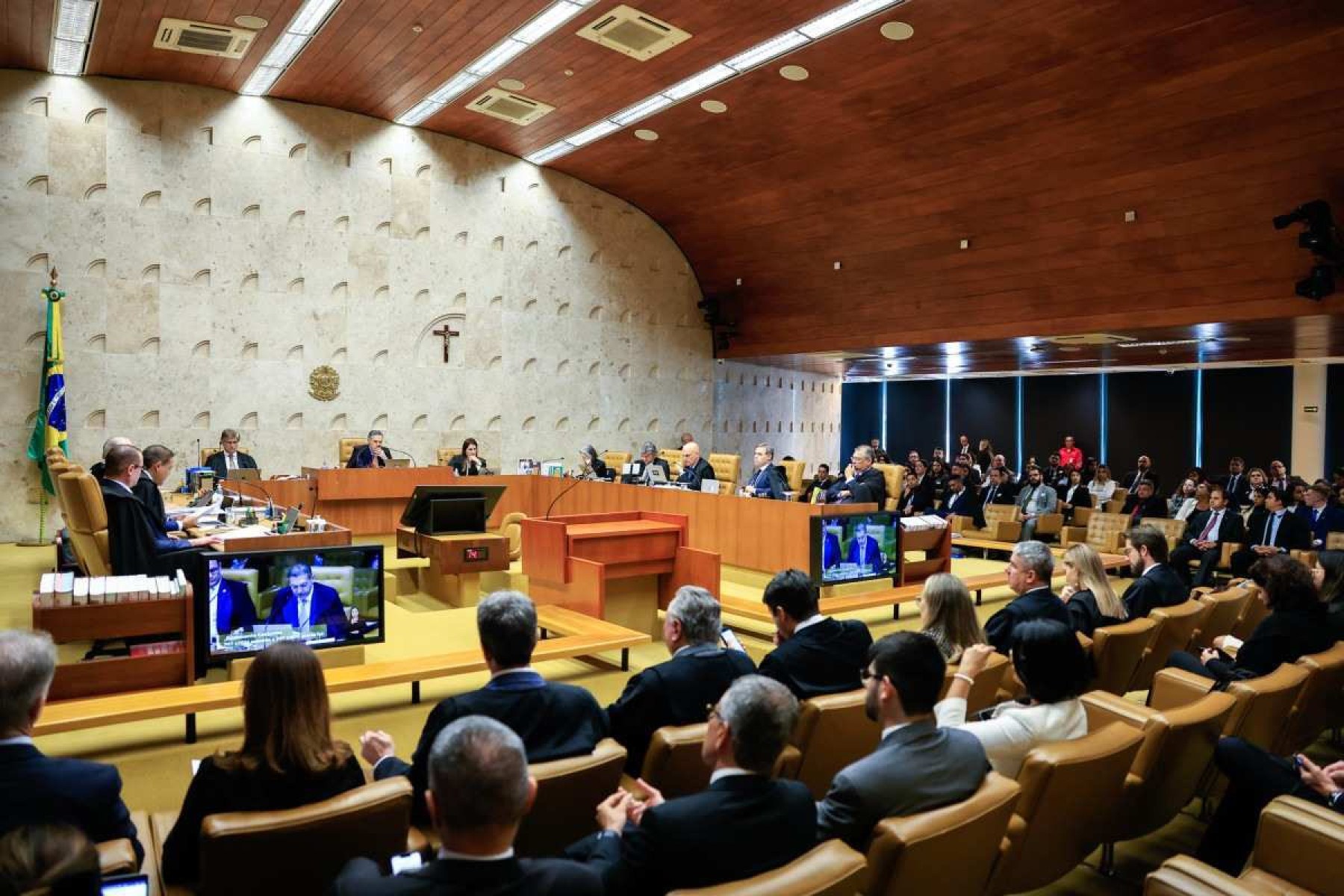 Visão do direito: A questão sobre a exclusão do ISS da base de cálculo do PIS/Cofins