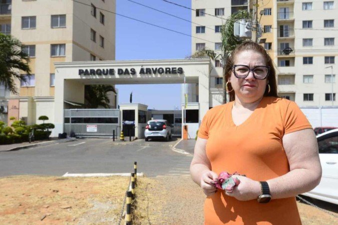 A cabeleireira Jane Dias, 46, não tem interesse em ficar no local