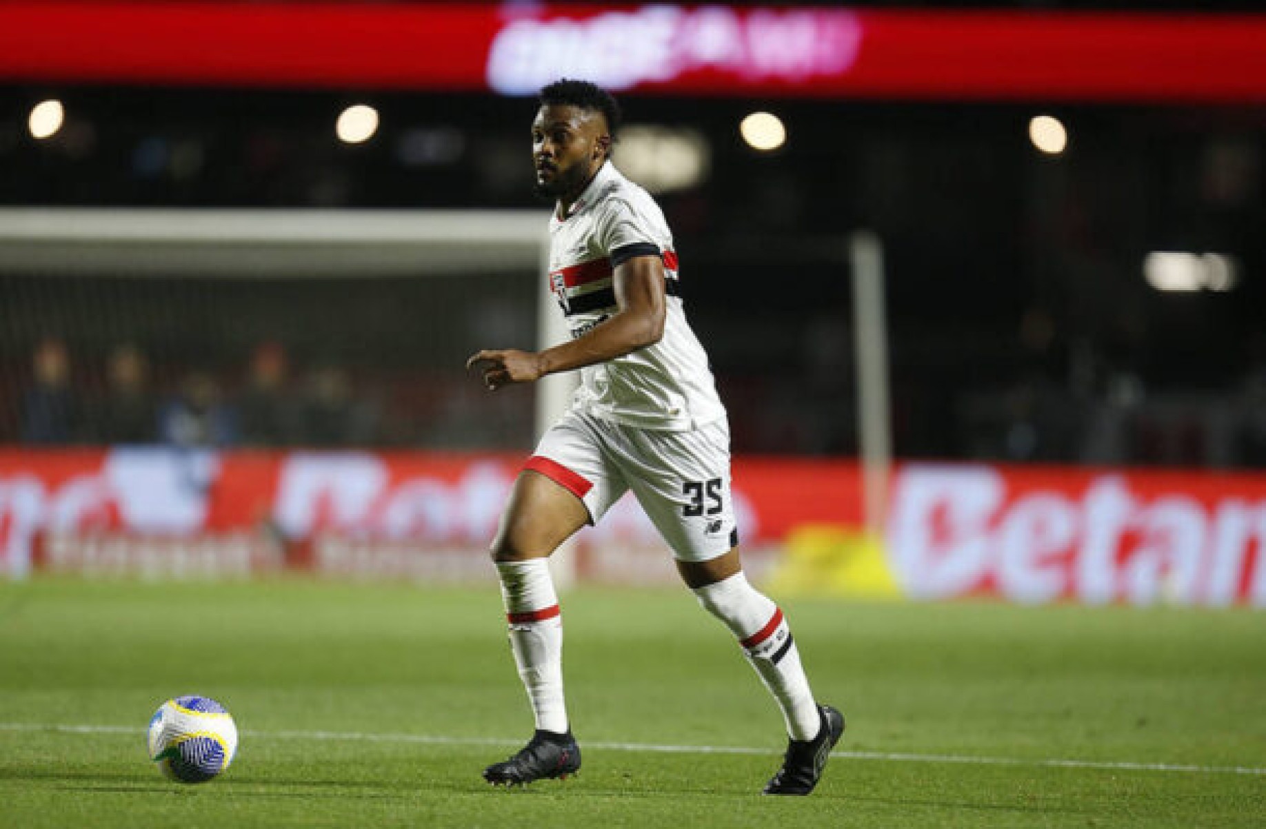 Sabino ganhou oportunidades no São Paulo e agradou à comissão técnica  -  (crédito: Foto: Paulo Pinto / São Paulo FC)