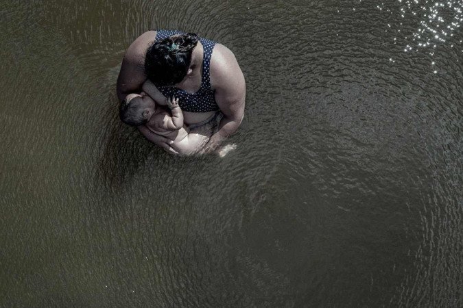 Adriana Zehbrauskas fotografou a situação das mulheres no 
sul do planeta