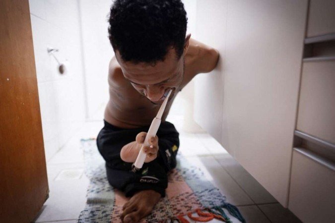 Escova de dentes elétrica facilita a vida de Gabrielzinho
      