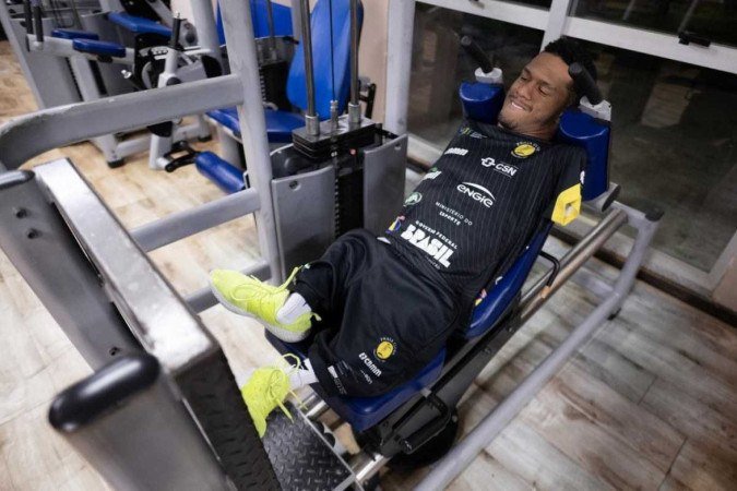 Dom para a natação é combinado com o esforço na academia
