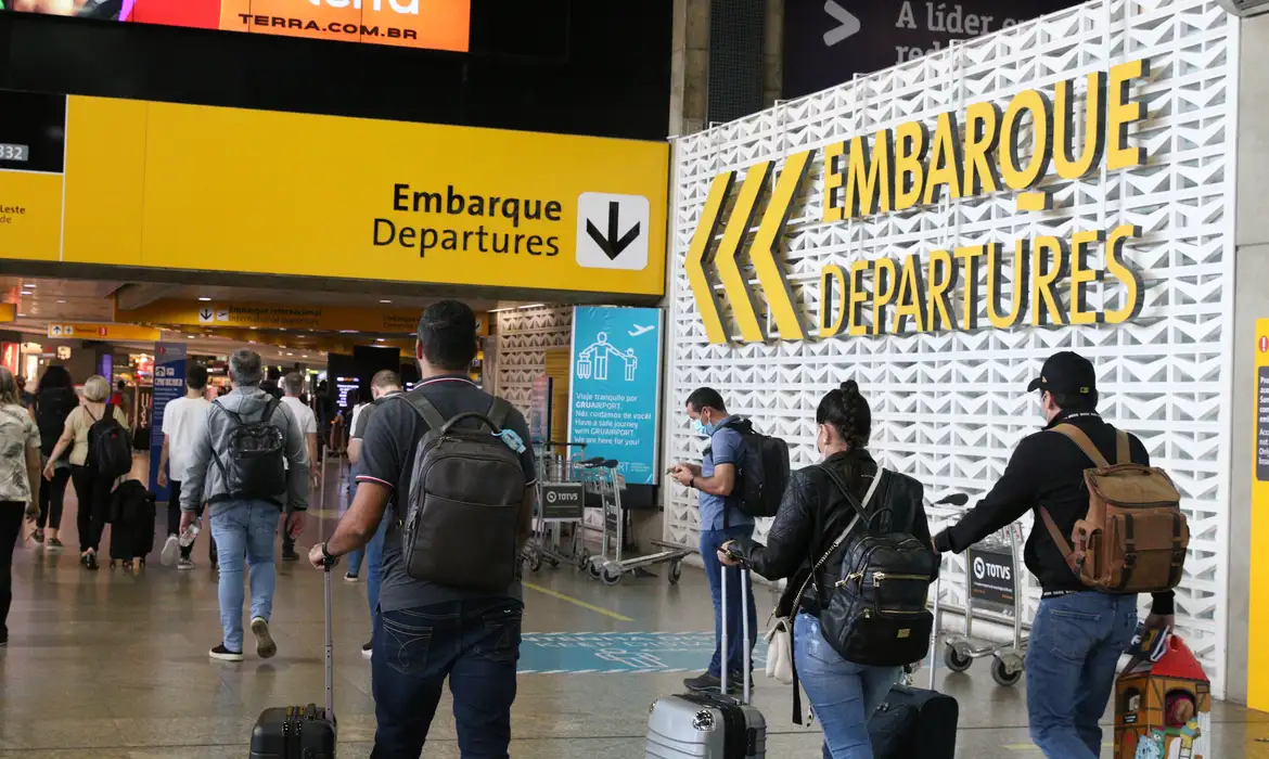 Guarulhos: sinais de radiofrequência causam interferência no aeroporto -  (crédito: EBC)