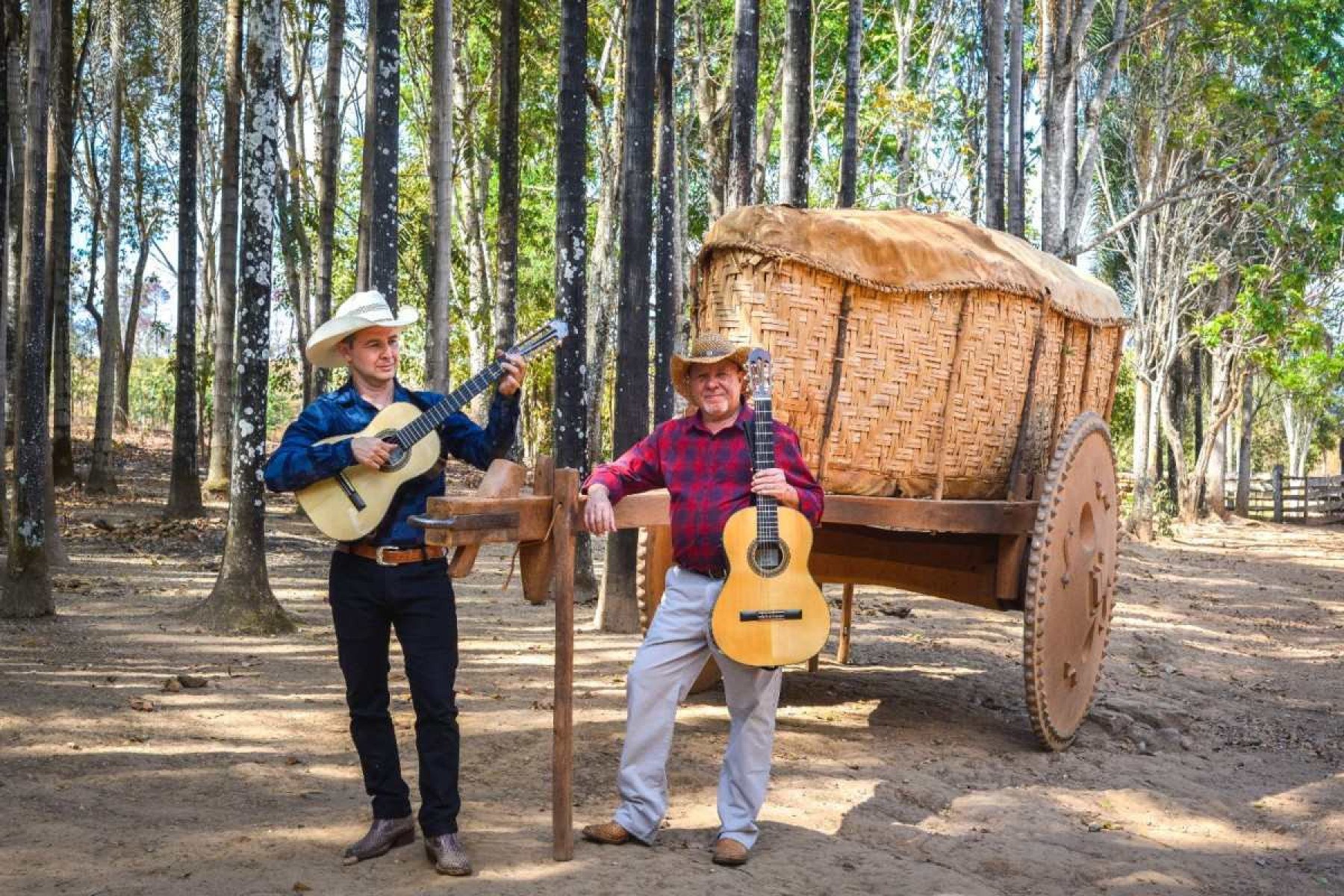 Jacarandá e Braúna fazem show gratuito no teatro do Sesi Taguatinga