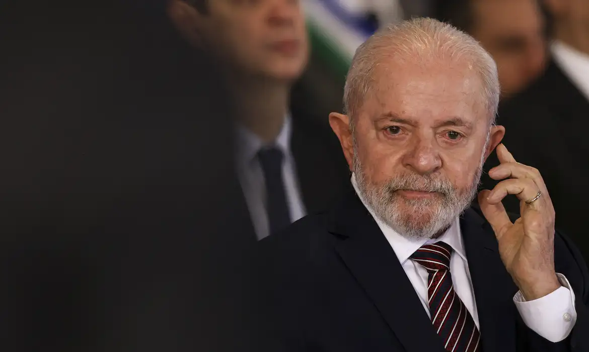 Lula sobre Silvio Almeida: 'Acho que não é possível continuar no governo'