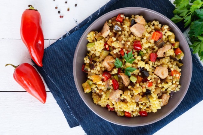 Salada de frango com legumes (Imagem: Iaroshenko Maryna | Shutterstock) -  (crédito: EdiCase)