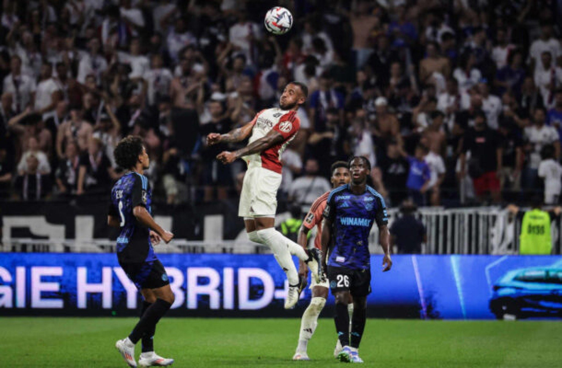 Francês: Lyon bate Strasbourg em virada emocionante e conquista primeira vitória