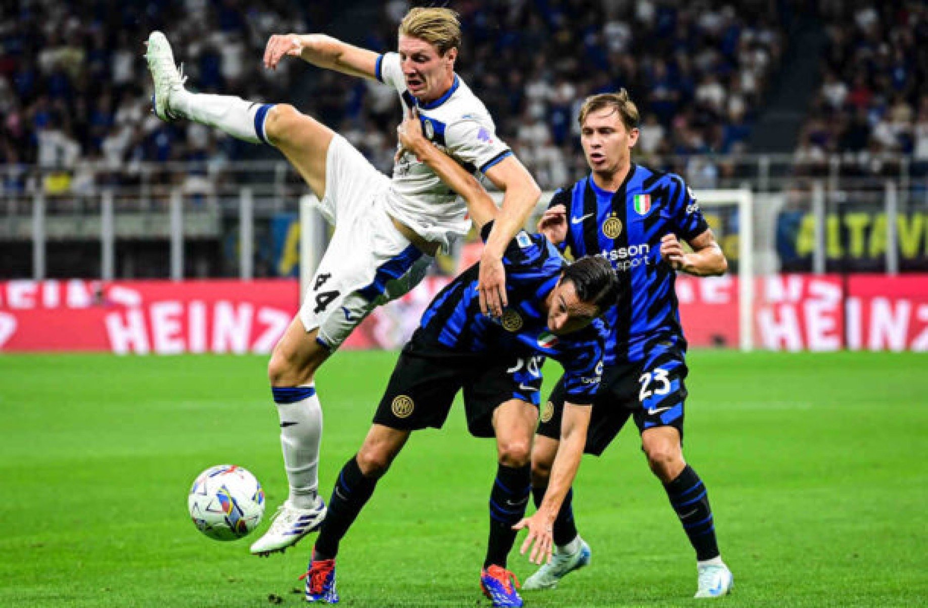 Italiano: Inter de Milão goleia Atalanta e assume liderança