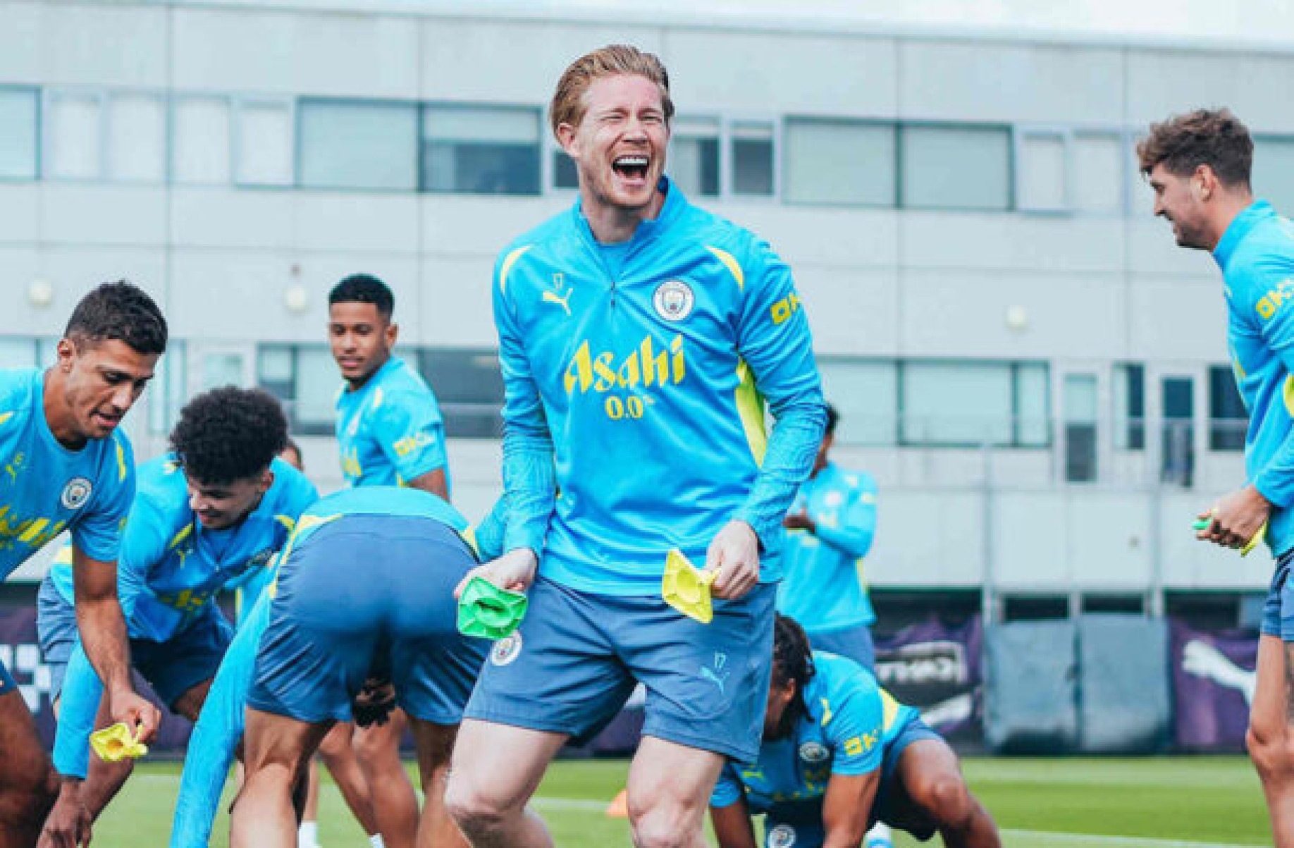 Jogadores do Manchester City durante treinamento da equipe  -  (crédito: Foto: Divulgação/ Man City)