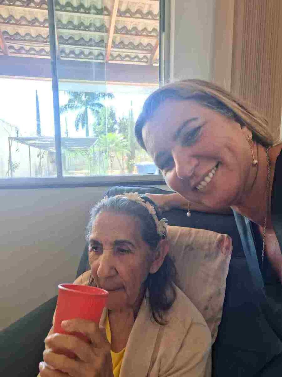 Andréa Maia trocou de profissão aos 46 anos por vontade de cuidar dos mais velhos