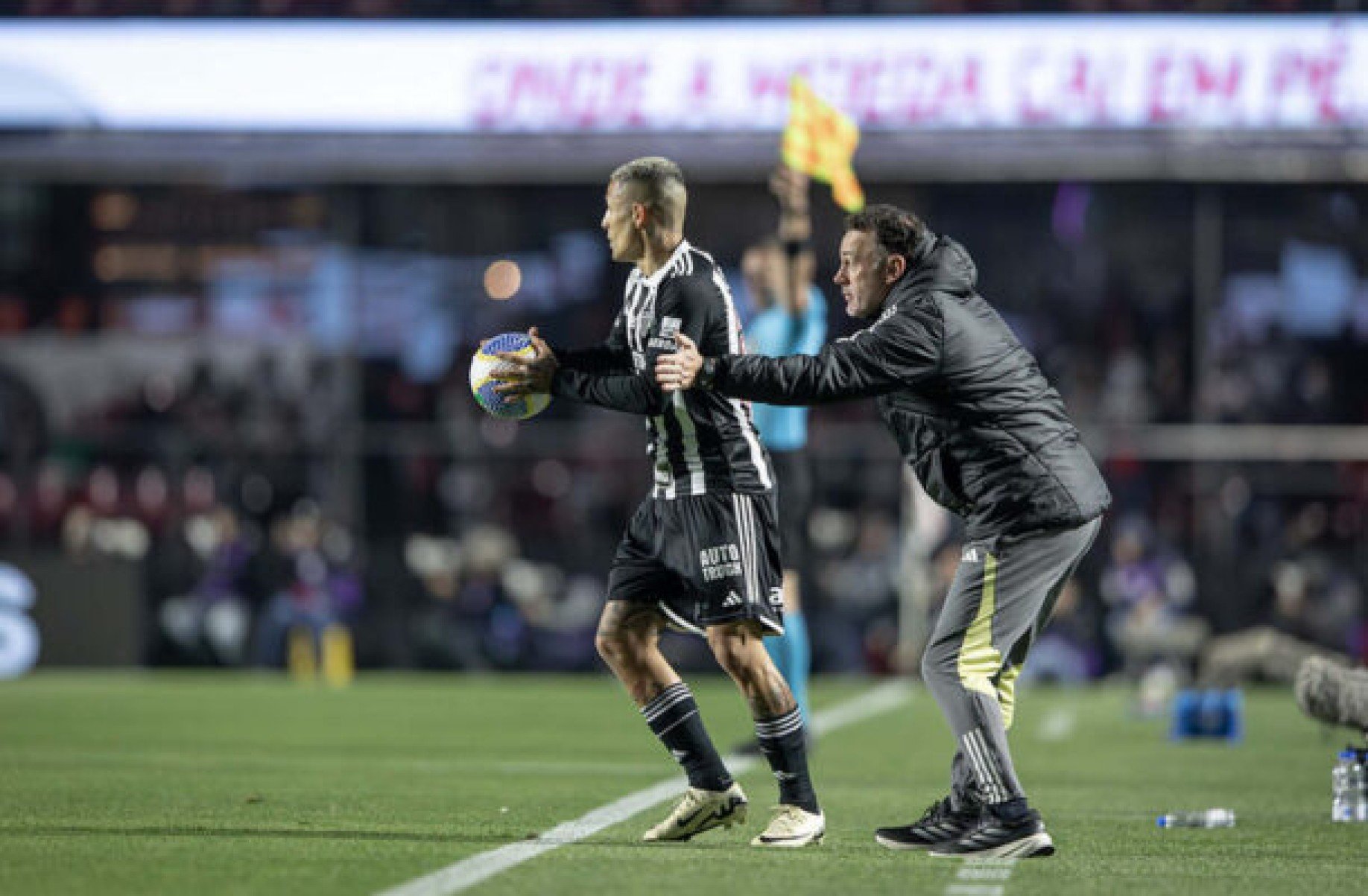 Atlético: Jogadores e Gabriel Milito decidirão o local da decisão contra o São Paulo