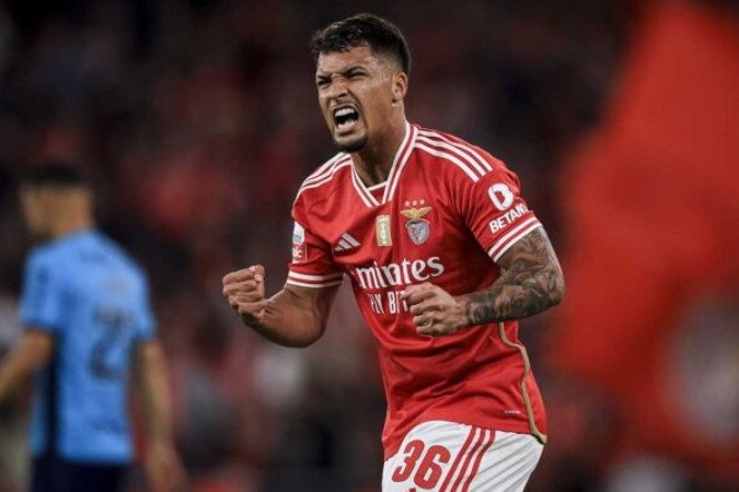 Benfica's Brazilian forward #36 Marcos Leonardo celebrates after scoring his team's sixth goal during the Portuguese league football match between SL Benfica and FC Vizela at the Luz stadium in Lisbon on February 18, 2024. (Photo by FILIPE AMORIM / AFP) (Photo by FILIPE AMORIM/AFP via Getty Images)
- (crédito: AFP via Getty Images) Benfica's Brazilian forward #36 Marcos Leonardo celebrates after scoring his team's sixth goal during the Portuguese league football match between SL Benfica and FC Vizela at the Luz stadium in Lisbon on February 18, 2024. (Photo by FILIPE AMORIM / AFP) (Photo by FILIPE AMORIM/AFP via Getty Images)
- (crédito: AFP via Getty Images)