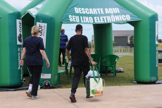 O Governo do Distrito Federal (GDF) instalou mais de 150 pontos de entrega voluntária (PEVs) distribuídos pelas regiões administrativas -  (crédito: Paulo H. Carvalho/Agência Brasília)