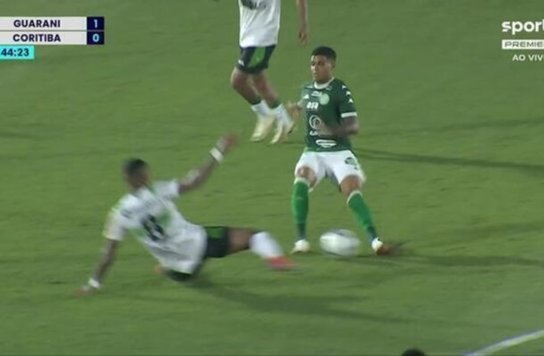 Guarani bate o Coritiba dentro do Couto Pereira no Brinco de Ouro da Princesa -  (crédito: Foto: Reprodução/Premiere)