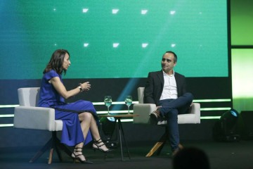 CO-CEO da Natura Latam, José Manuel Silva, em conversa com a presidente da SAP América Latina e Caribe, Cristina Palmaka, durante a abertura do SAP NOW 2024, nesta terça-feira (3/9) -  (crédito:  SAP NOW)