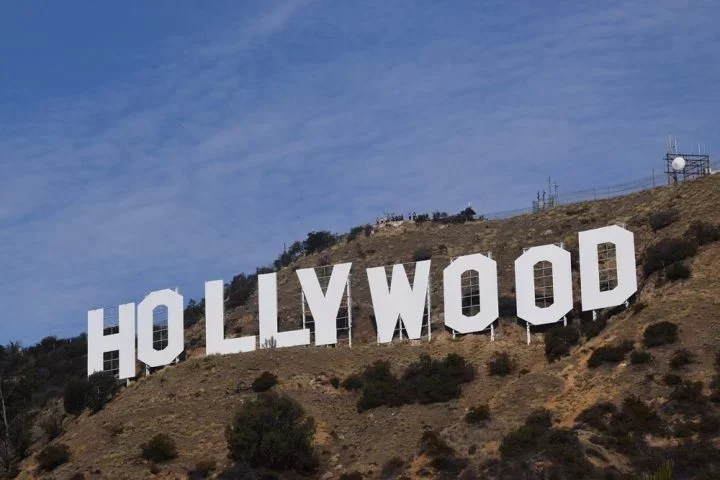 Nem sempre a aparência dos atores nos filmes condiz com a realidade. Mas há casos em que atores que parecem altos no telão...são mesmo! Veja atores de Hollywood que têm uma estatura elevada. -  (crédito: Sohrob Tahmasebi por Pixabay)