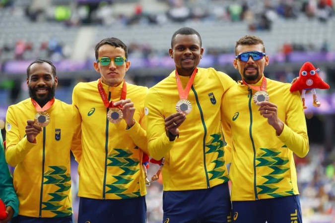 Na categoria T11, com Yelsin Jacques conquistou o ouro com recorde mundial e Julio Cesar Agripino cruzou na terceira colocação para garantir a dobradinha no pódio -  (crédito: Silvio Avila/CPB      )