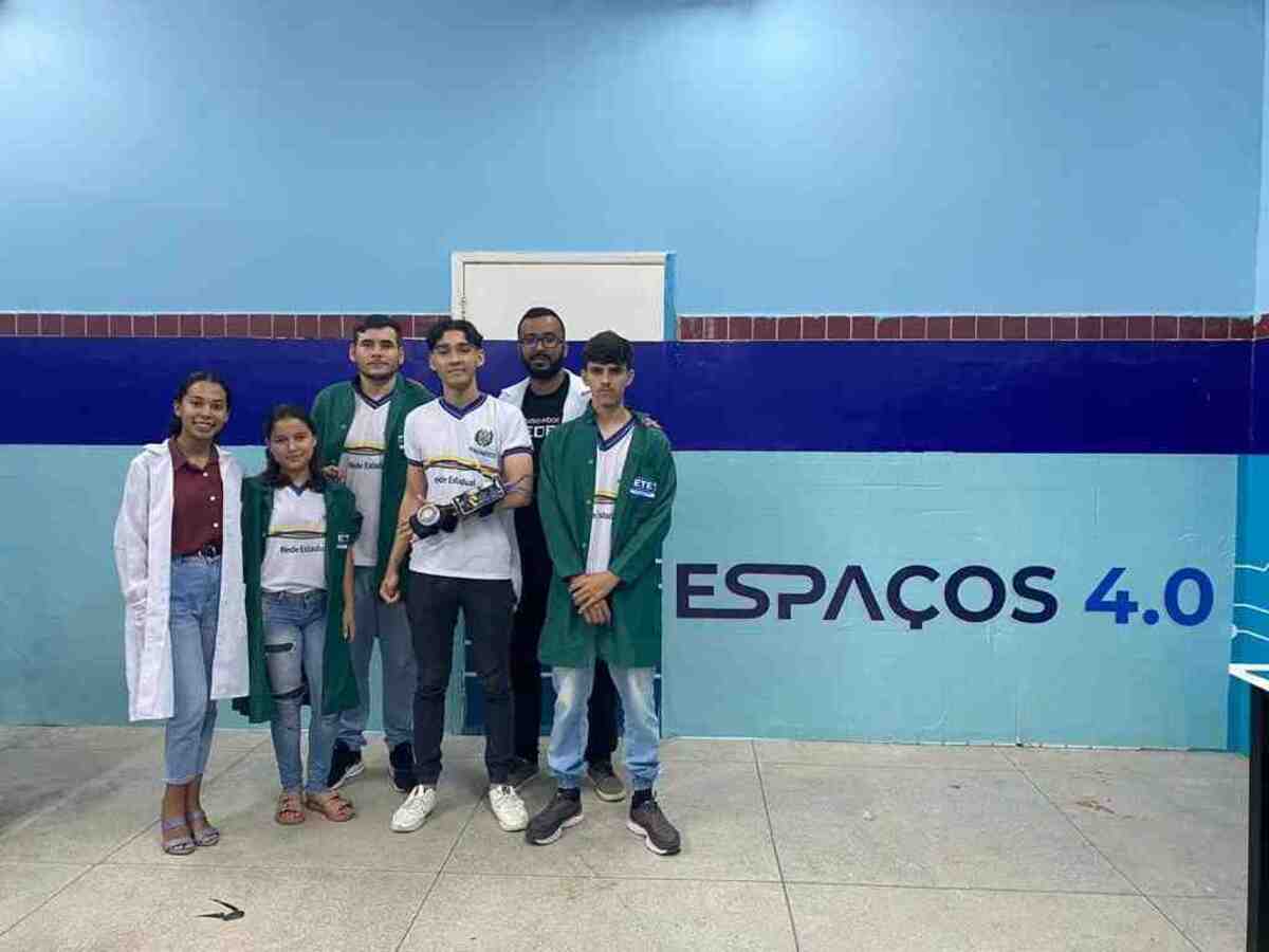 Alunos do ensino médio criam luva capaz de atenuar tremores do Parkinson