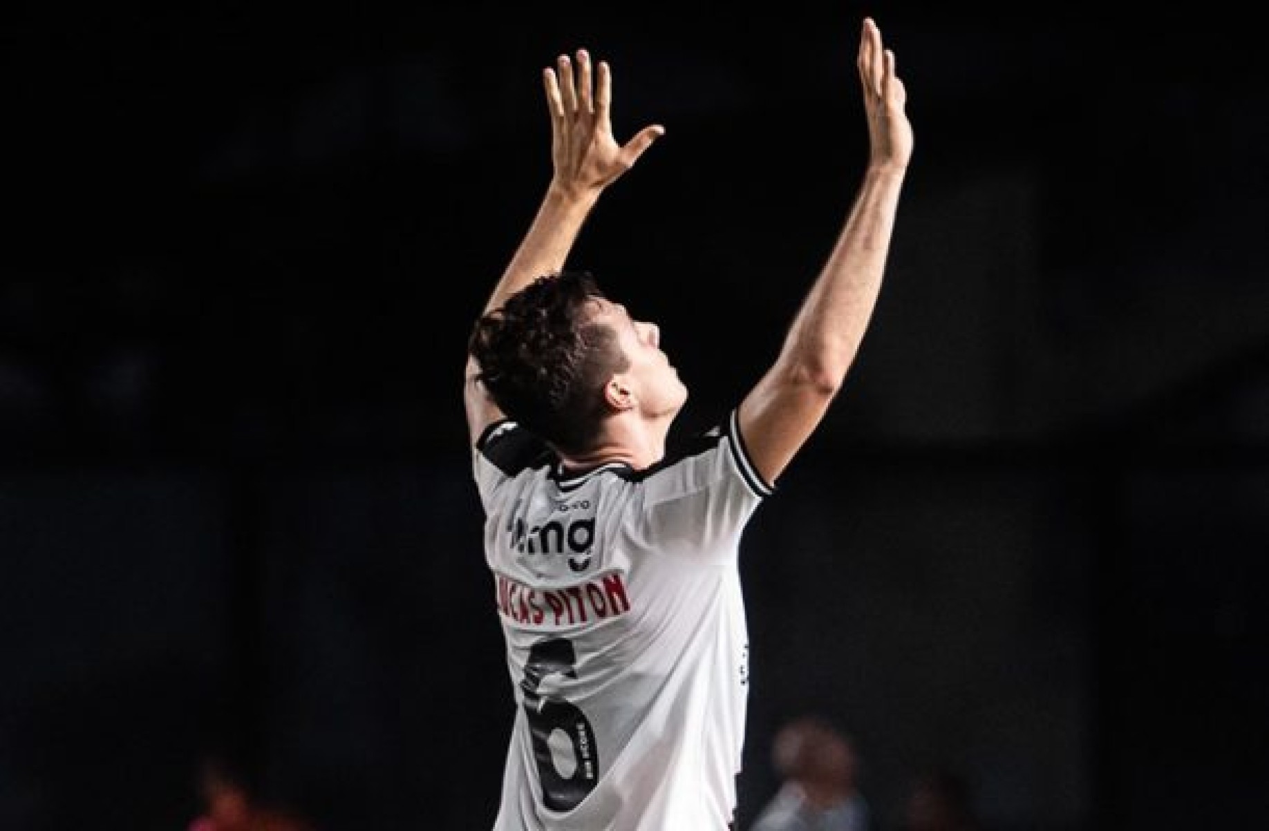 Lucas Piton comemora um de seus seis gols na temporada pelo Vasco -  (crédito: Foto: Leandro Amorim/Vasco)