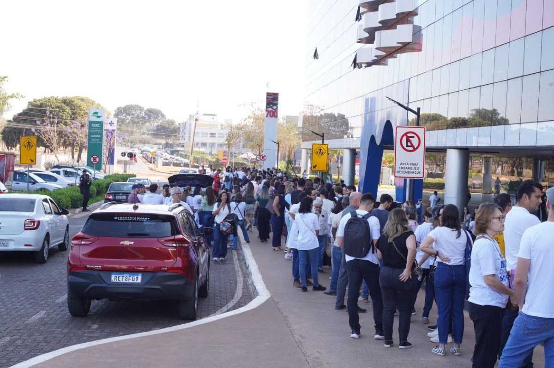 Paralisação reúne cerca de 800 médicos