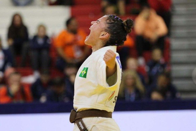 Nicole Marques comemora medalha de bronze no Mundial Sub-18 de Lima