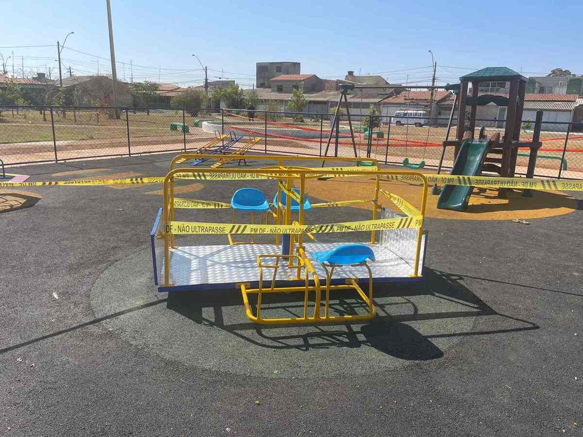 Menina perde parte do couro cabeludo em brinquedo de parquinho público