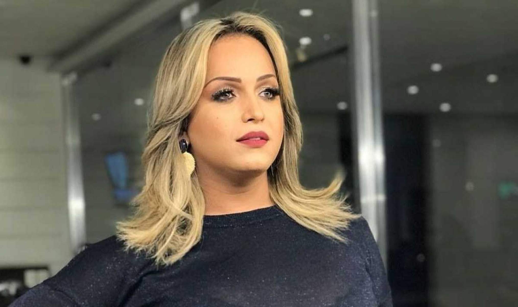 Prestes à estreia de 'A Fazenda 16', Lisa Gomes anuncia afastamento do TV Fama