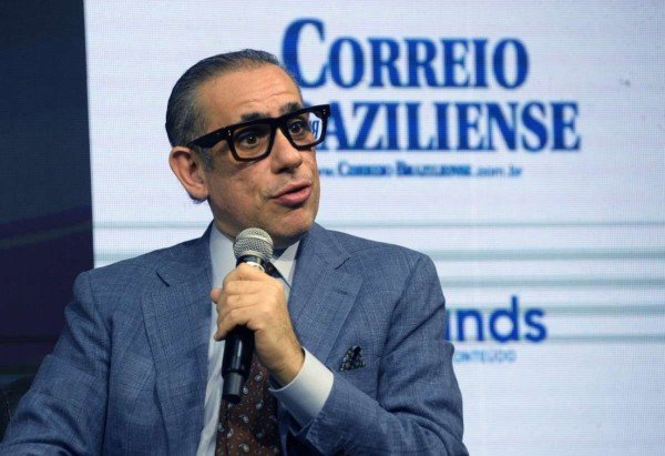  Ed Alves/CB/D.A Press