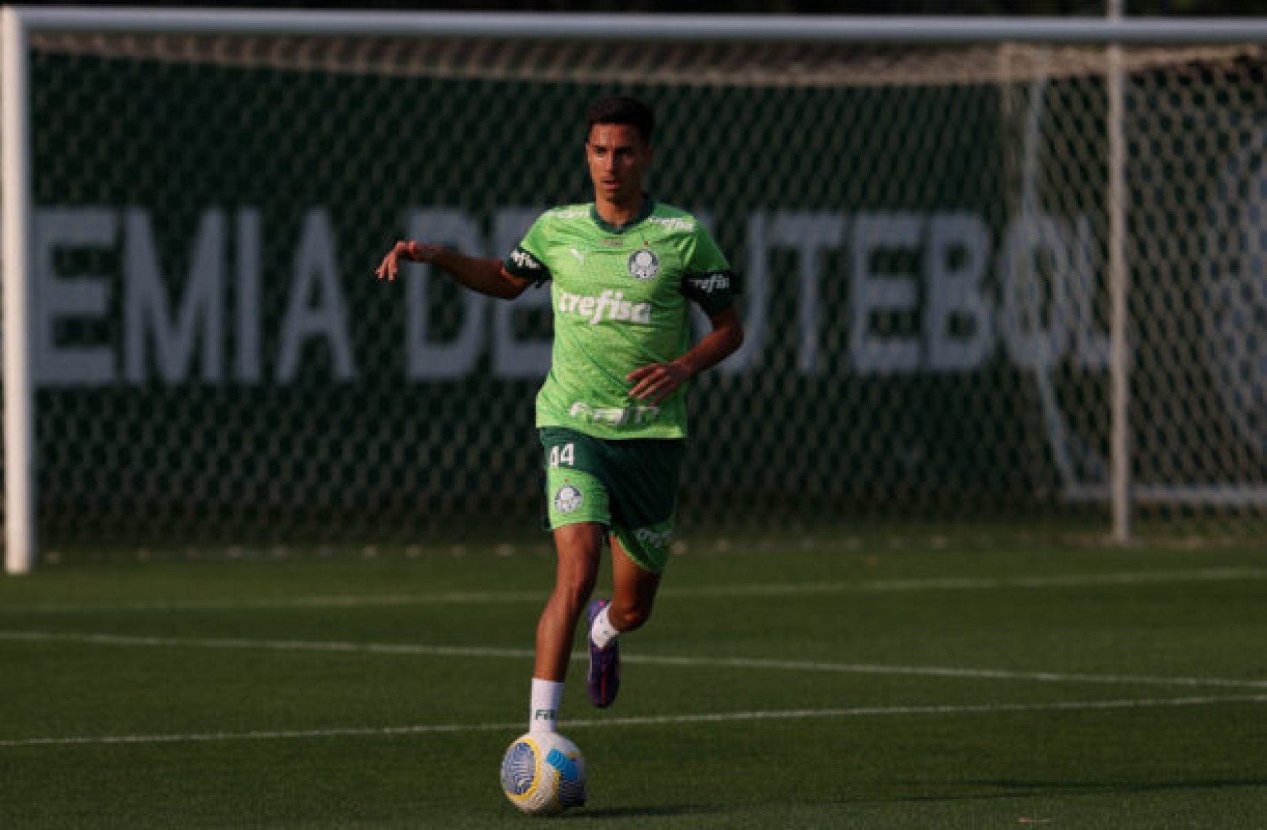  O jogador Vitor Reis, da SE Palmeiras, durante treinamento, na Academia de Futebol. (Foto: Cesar Greco/Palmeiras/by Canon)
     -  (crédito:  CESAR GRECO)