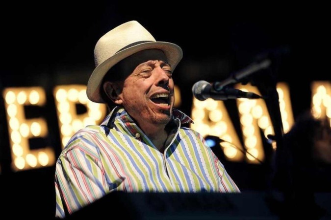 Sérgio Mendes é o artista brasileiro que mais emplacou hits na parada musical dos Estados Unidos -  (crédito: Robyn Beck / AFP)