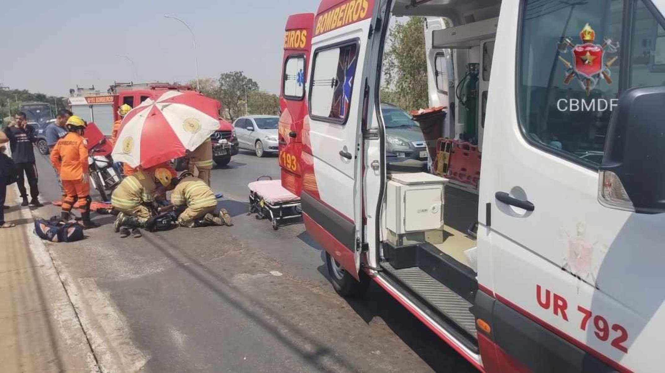 Adolescente de 13 anos fica ferido após ser atropelado por uma moto