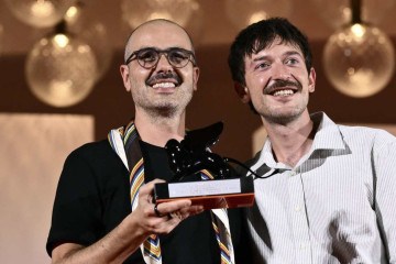 Murilo Hauser e Heitor Lorega levaram o prêmio de Melhor Roteiro no Festival de Veneza -  (crédito:  AFP)