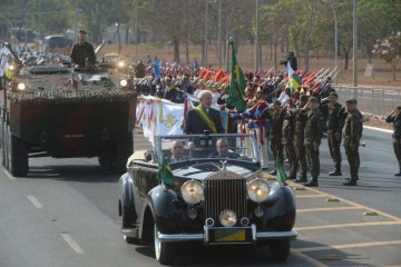 Além das celebrações habituais, o desfile cívico-militar foi organizado em três eixos -  (crédito: Ed Alves/CB/D.A Press)