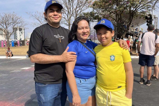 O ex-fuzileiro naval, José Pantoja, 51, com a família