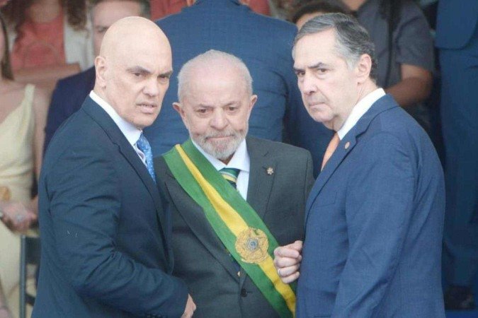 Participam do encontro com Lula o ministro Cristiano Zanin, o decano Gilmar Mendes e o presidente do STF, Luís Roberto Barroso. Presença de Moraes não foi confirmada - (crédito: Ed Alves/CB/DA.Press) Participam do encontro com Lula o ministro Cristiano Zanin, o decano Gilmar Mendes e o presidente do STF, Luís Roberto Barroso. Presença de Moraes não foi confirmada - (crédito: Ed Alves/CB/DA.Press)
