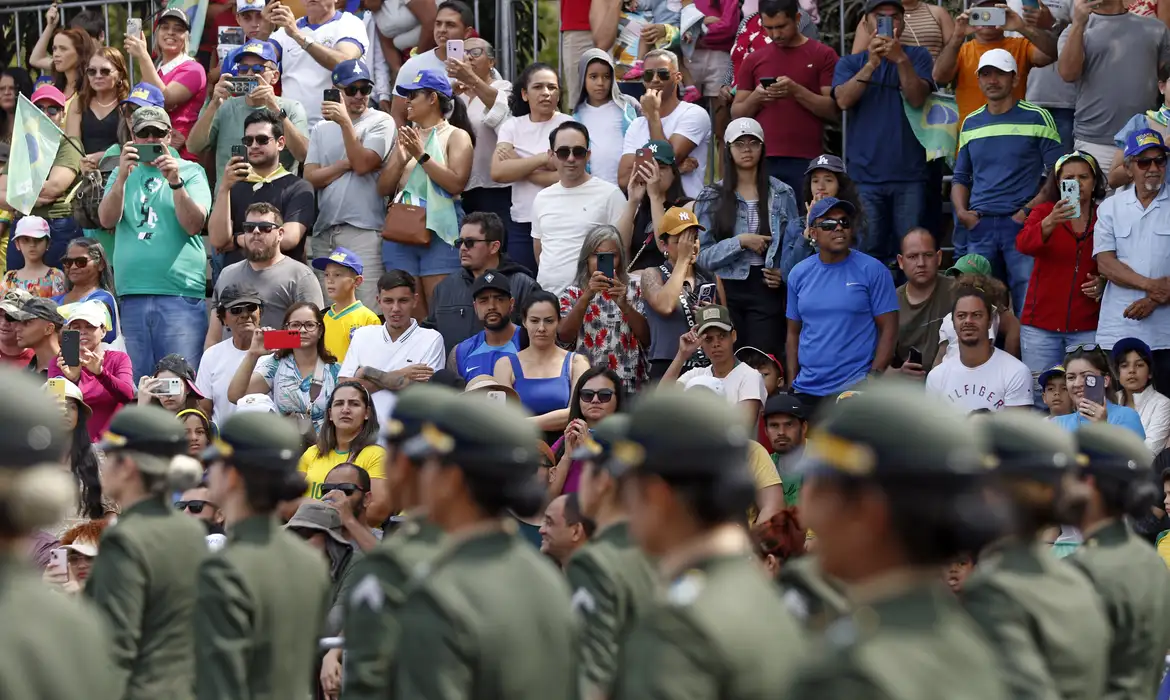 Público destaca caráter plural do desfile de 7 de Setembro em Brasília -  (crédito: EBC)