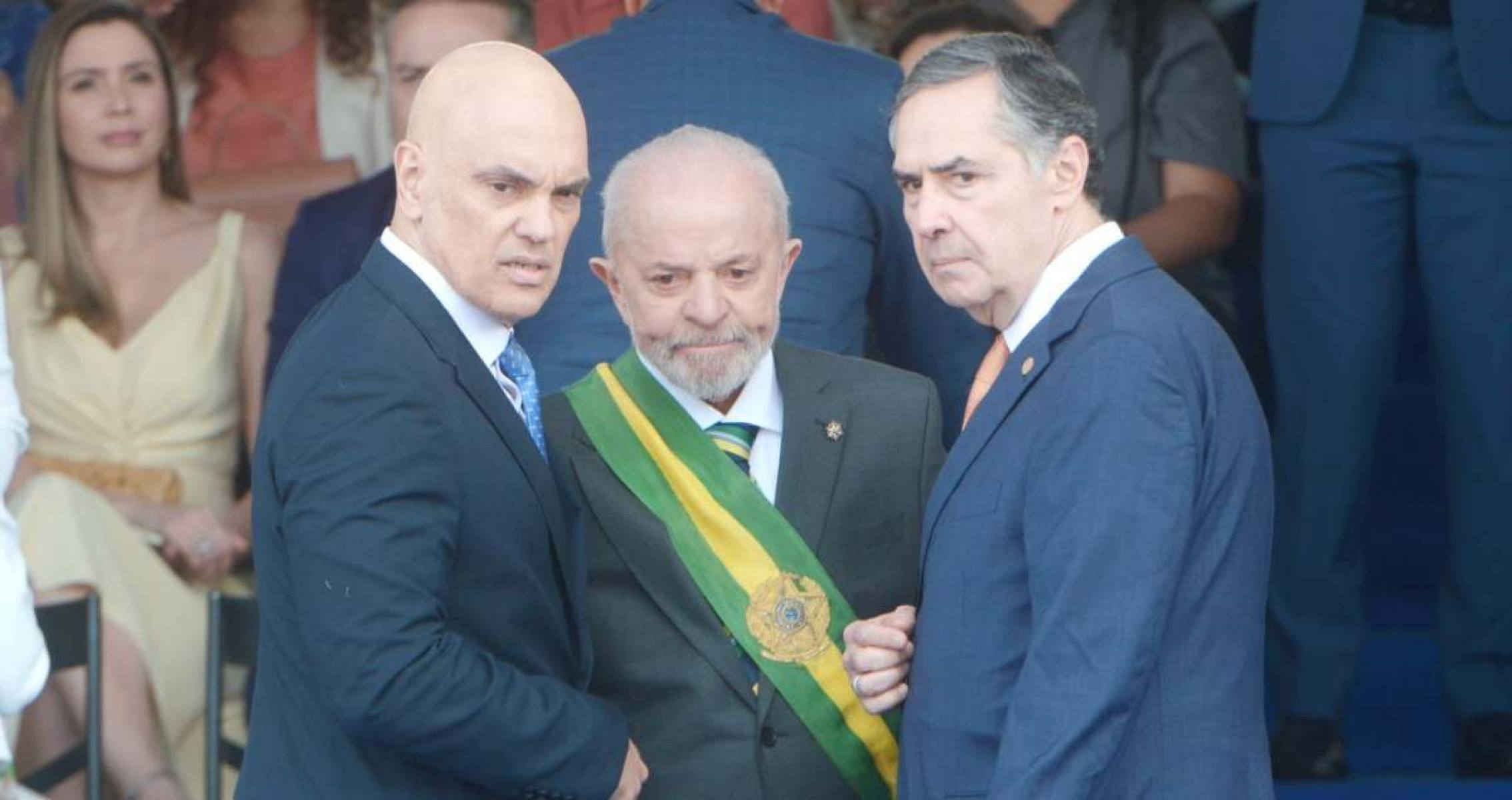 Lula e ministros do STF Alexandre de Moraes e Lus Roberto Barroso