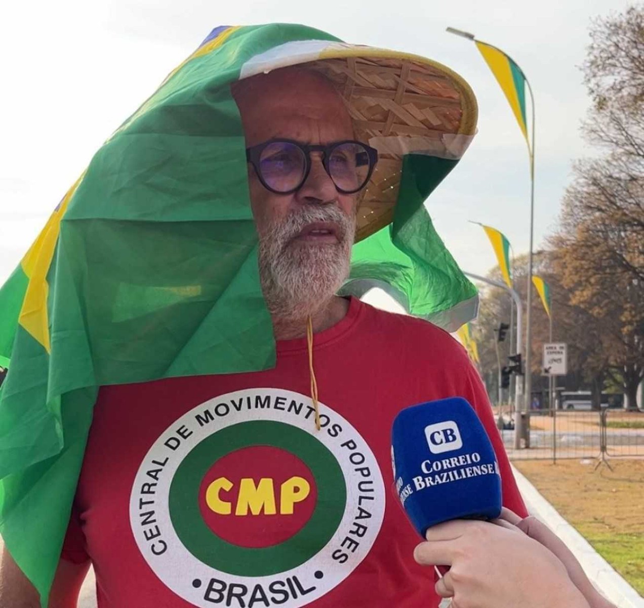 O economista Afonso Magalhães, 68 anos, saiu cedo de casa para prestigiar o evento -  (crédito: Cadu Ibarra/CB/D.A Press)