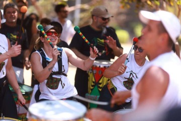 Manifestação em prol de atividades culturais tomam o Eixão do Lazer
 -  (crédito: Luis Nova/CB/DA Press)