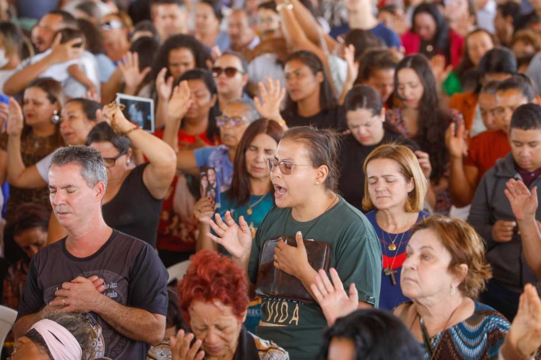 Mais de sete mil fiéis se reúnem em celebração religiosa em São Sebastião