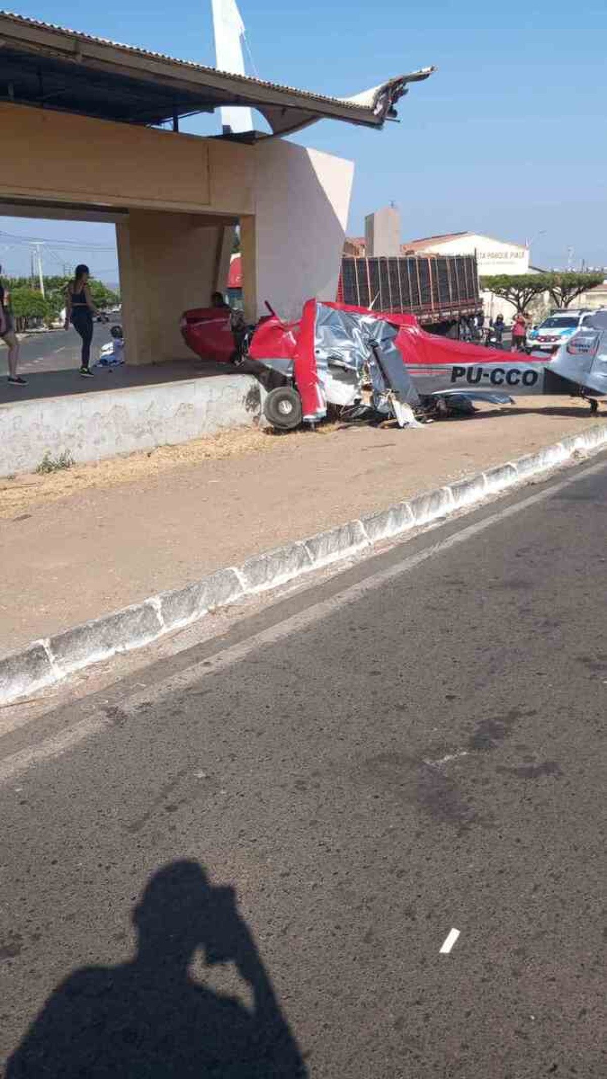 Saiba o que piloto falou antes da queda de avião 