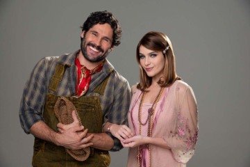 Dudu Azevedo e Isabella Santoni como Petruchio e Catarina em O Cravo e a Rosa no teatro
     -  (crédito: Rodrigo Lopes)