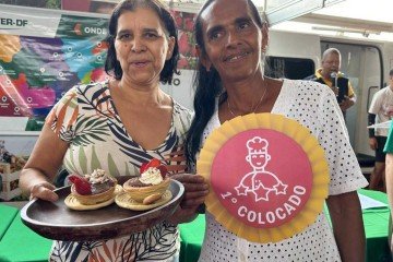 As agricultoras Noilde Maria de Jesus e Tereza de Oliveira venceram o concurso com a receita Xícara Encantada - (crédito: Divulgação/ Emater-DF) As agricultoras Noilde Maria de Jesus e Tereza de Oliveira venceram o concurso com a receita Xícara Encantada - (crédito: Divulgação/ Emater-DF)