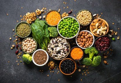 Cada vez mais pessoas adotam dietas plant-based, como veganismo e o vegetarianismo (Imagem: nadianb | Shutterstock) -  (crédito: EdiCase)
