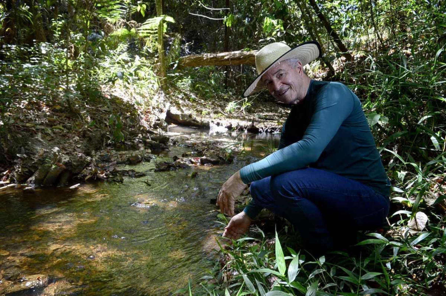 Mesmo com a seca, o córrego Bucanhão, que passa pela chácara Vicente Jorge, na Bacia do Descoberto, não secou 